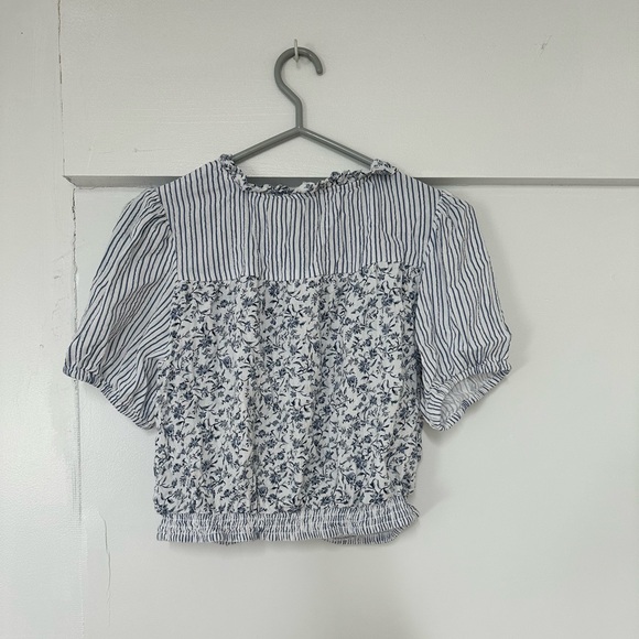 American Eagle Ruched Floral Top - Picture 2 of 4
